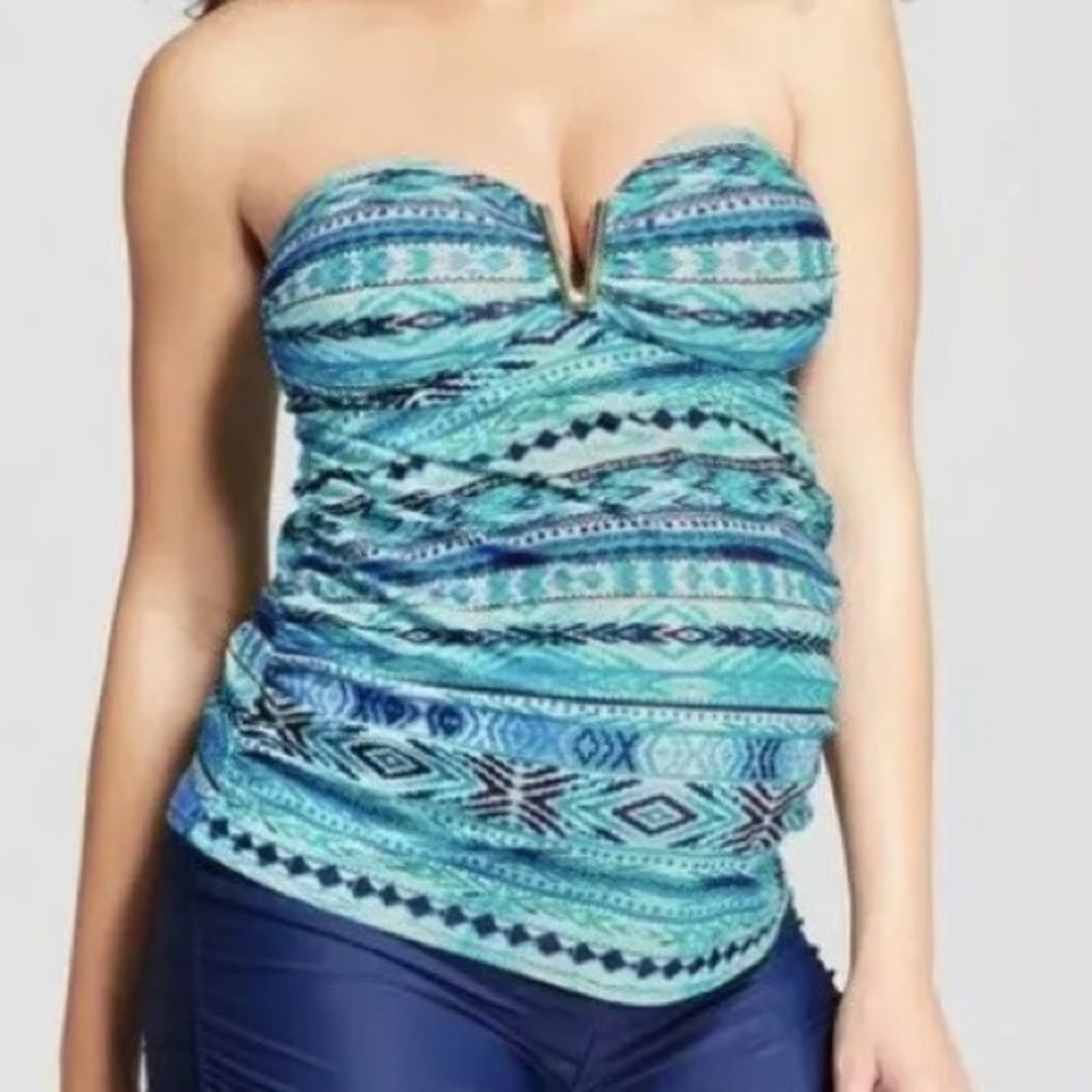 NWT Isabel Maternity Target blue ‘V’ swim top